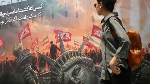 İran, Washington'ın saldırısına yanıt olarak Ürdün ve BAE'deki ABD üslerini hedef aldı