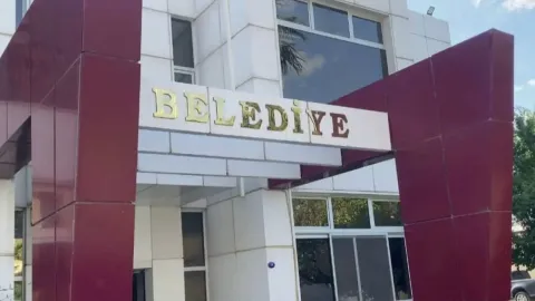Seferihisar Belediyesi soruşturması: Makam şoförlerinden biri tutuklandı