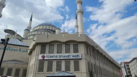 Türkiye Diyanet Vakfı'nın 2,18 Milyar TL'lik Yatırımı Kamuyu Aydınlatma Platformu'nda Ortaya Çıktı