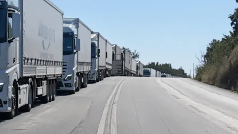 Bir metrekarelik hücrede Avrupa’yı beklemek: Mazot, ter ve 15 kilometrelik araf