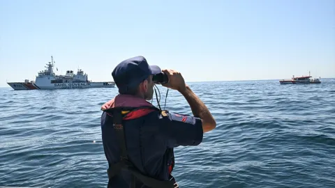 Silivri açıklarındaki gemi çarpışmasında batan gemideki mürettebatın kimlikleri belli oldu