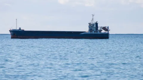 Silivri açıklarında iki ticari gemi çarpıştı: 10 kişi kayıp