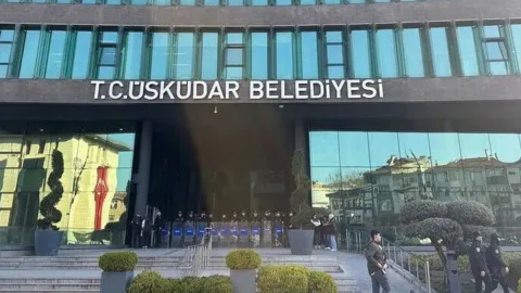 Üsküdar Belediyesi’ne operasyon: Başkan Yardımcıları gözaltına alındı