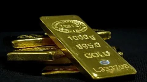 Hollanda, 86 ton altını Amerika'dan İngiltere'ye taşıdı