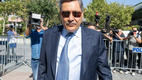 Melih Gökçek kayıt dışı para soruşturmasında ifade verdi