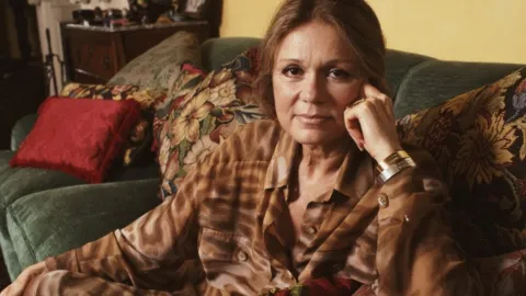 ABD'li feminist ikonu Gloria Steinem 92 yaşında vefat etti