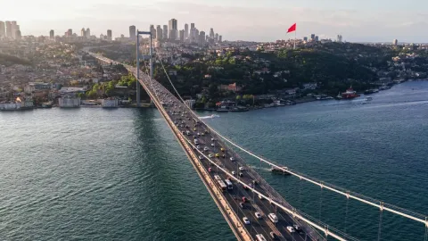 Bakanlık köprü ve otoyolların özelleştirilmesini 'işletme devri' olarak savundu
