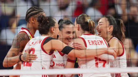 Türkiye A Milli Kadın Voleybol Takımı, Avrupa Voleybol Şampiyonası'nda finale yükseldi