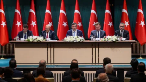 İktidarın OVP hedefleri yine tutmadı: Enflasyon tahmini yüzde 16'dan 28,4'e çıktı
