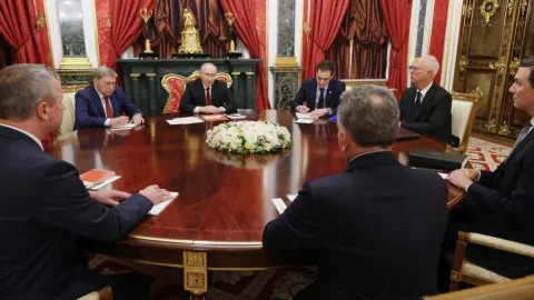 Putin, Trump’ın özel temsilcileriyle görüştü: Durum basit değil