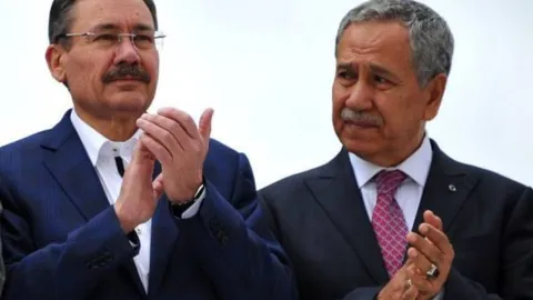 Melih Gökçek’e bir darbe de partideki düşmanı Bülent Arınç’tan: ‘Çağırırlarsa şahitliğimi söylerim’
