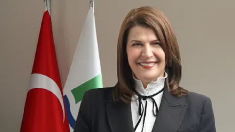 İddia: CHP’li Foça Belediye Başkanı Saniye Bora Fıçı da AKP'ye geçiyor