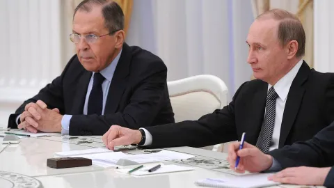 Lavrov, Avrupa'ya Putin'in savaş uyarısını iletti