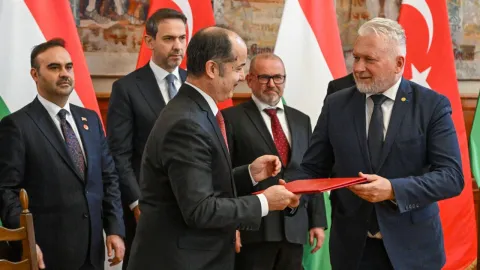 Yunus Emre Vakfı Soygunu Macaristan'a Uzandı