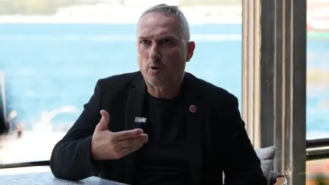 AKP'li Meclis Üyesi, CHP'ye Geçiş Yaptıktan Sonra Parti İçi Şaibeleri Açıkladı