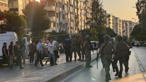 Banka çalışanlarını rehin almıştı: 'Ezilen, evsiz kız çocuklarına dikkat çekmek için yaptım' dedi