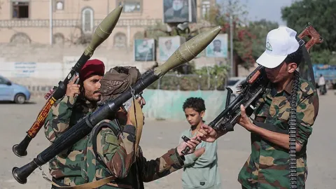 Ensarullah'ın ilerleyişi sürüyor: Marib ve Taiz'in önemi ne?