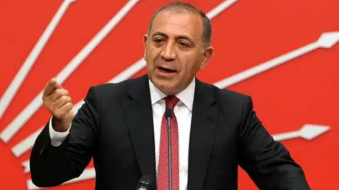 CHP İstanbul İl Kongresi davasında Gürsel Tekin ve heyetinin görevi sona erdi