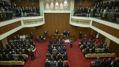 Beşevler’de bir cami sorunundan fazlası II: Düşen maskeler, aynı hedefte buluşan siyasetler...