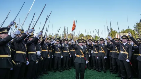 TSK'den ihraç edilen 5 teğmene yeni soruşturma başlatıldı