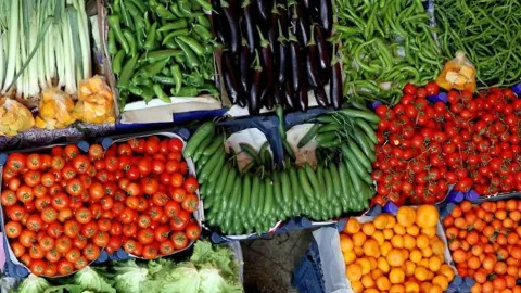 Sebze-meyvede fahiş fiyat soruşturması: 40 kişi tutuklandı