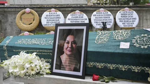 Usta oyuncu Gülsen Tuncer'e acı veda: Son yolculuğuna uğurlanıyor