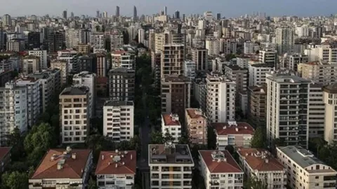 'Konut fiyatları düşüyor' tartışması: Ev sahibi olmak hâlâ neden imkânsız?