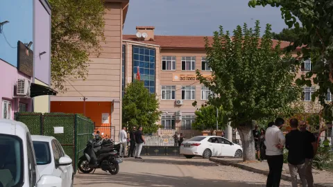 Manisa'daki silahlı saldırıya ilişkin yayın yasağı, paylaşım yapan bazı hesaplar hakkında soruşturma