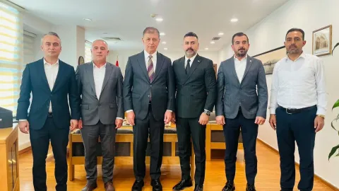 AKP'ye geçeceği iddia edilen Tugay, Hak-İş'le buluştu: 'Yetki alırsanız memnuniyet duyarım'