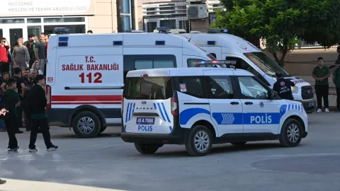 Manisa'daki okul saldırısında 3 öğrencinin bilinci açık