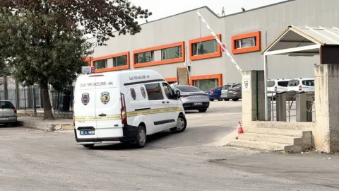 Eskişehir'de Fabrikada Çatıdan Düşen İşçi Hayatını Kaybetti