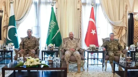 Riyad'da askeri zirve: Türkiye, Suudi Arabistan ve Pakistan 'Mekke Anlaşması' için masada