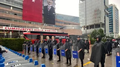 CHP’de beş belediye başkanı için ihraç talebi