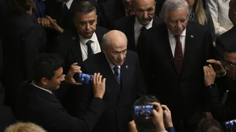 Bahçeli TBMM resepsiyonunda DEM heyetiyle sohbet etti, Öcalan’a selam gönderdi