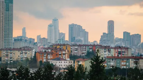 Türkiye’de ev sayısı rekor kırarken ev sahibi olanların oranı neden dibe vuruyor?
