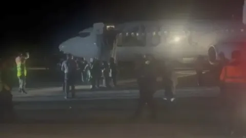 Ankara-Şanlıurfa uçağında bomba alarmı: Yolcular tahliye edildi, uçuşlar bir süre durduruldu