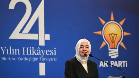 Fatma Betül Sayan Kaya, AK Parti’den ihraç edildi