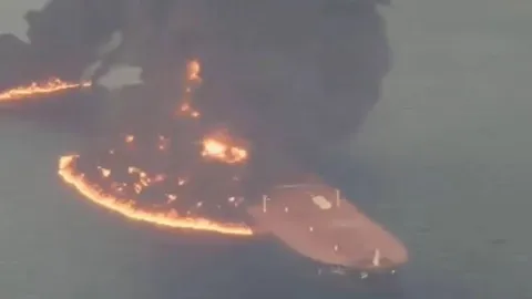 İran: Hürmüz Boğazı'nda süper tanker deniz mayınına çarptı