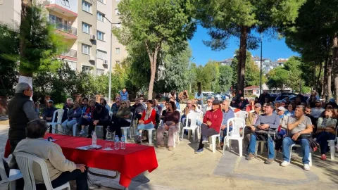 Bornova'da 'Cumhuriyeti Nasıl Kazanacağız?' söyleşisi: 'Piyasayla, dincilikle Cumhuriyet olmaz'
