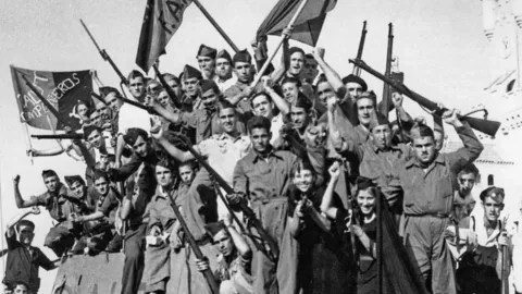 PCTE Genel Sekreteri Ástor García yazdı: 90. yıldönümünde Uluslararası Tugaylar üzerine