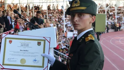 TSK'den ihraç edilen teğmen Ebru Eroğlu'nun babası işten çıkarıldı