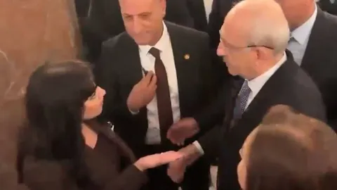 Kılıçdaroğlu'nun koruması gazeteci Bala Ateş Irmak'a fiziki müdahalede bulundu