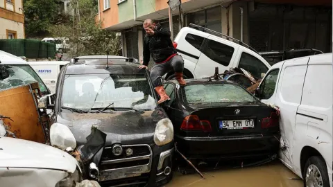 İstanbul'daki sel felaketinde bir kişinin daha cesedi bulundu: Can kaybı 7'ye yükseldi