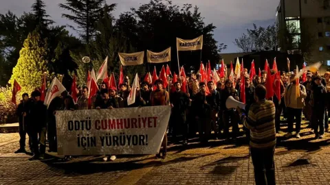 İTÜ ve ODTÜ öğrencileri 29 Ekim Cumhuriyet Yürüyüşleri'nde