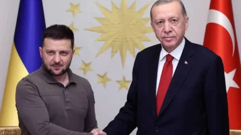 Zelenskiy yarın İstanbul'da Erdoğan'la görüşecek