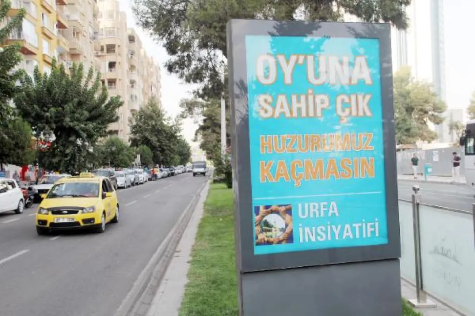 Tehdit gibi seçim afişi | soL haber