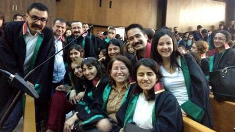 tahliye edilen 12 avukat icin yeniden