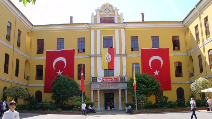 Galatasaray Lisesi'nden 'iş' ilanı: Padişaha köle olmayan, akli dengesi  yerinde müdür aranıyor | soL haber