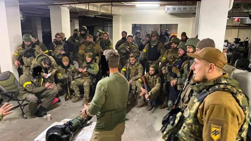 NATO silahları neo-Nazi Azov Taburu'na teslim edildi | soL haber
