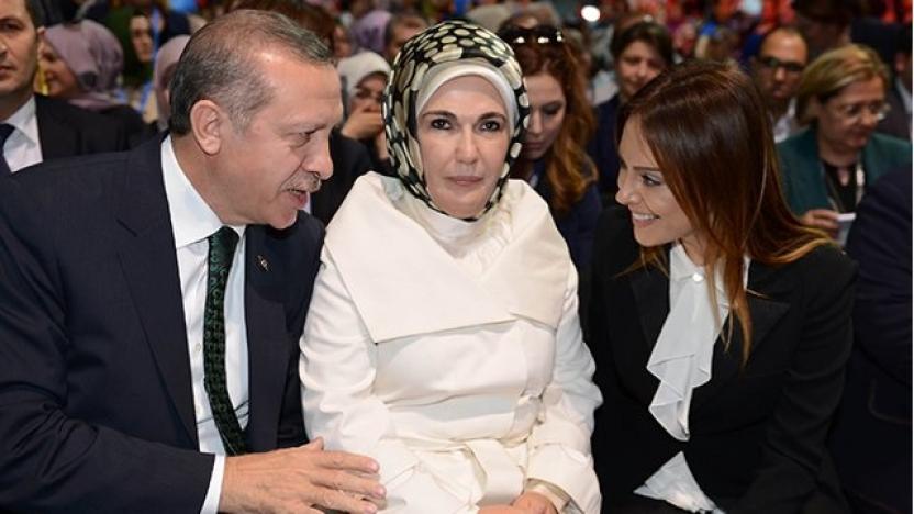 Rıza Sarraf'ın eşi Ebru Gündeş Erdoğan'a haber gönderdi | soL haber